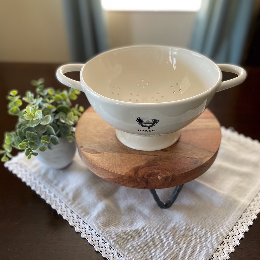 Rae Dunn ceramic "Drain" icon colander